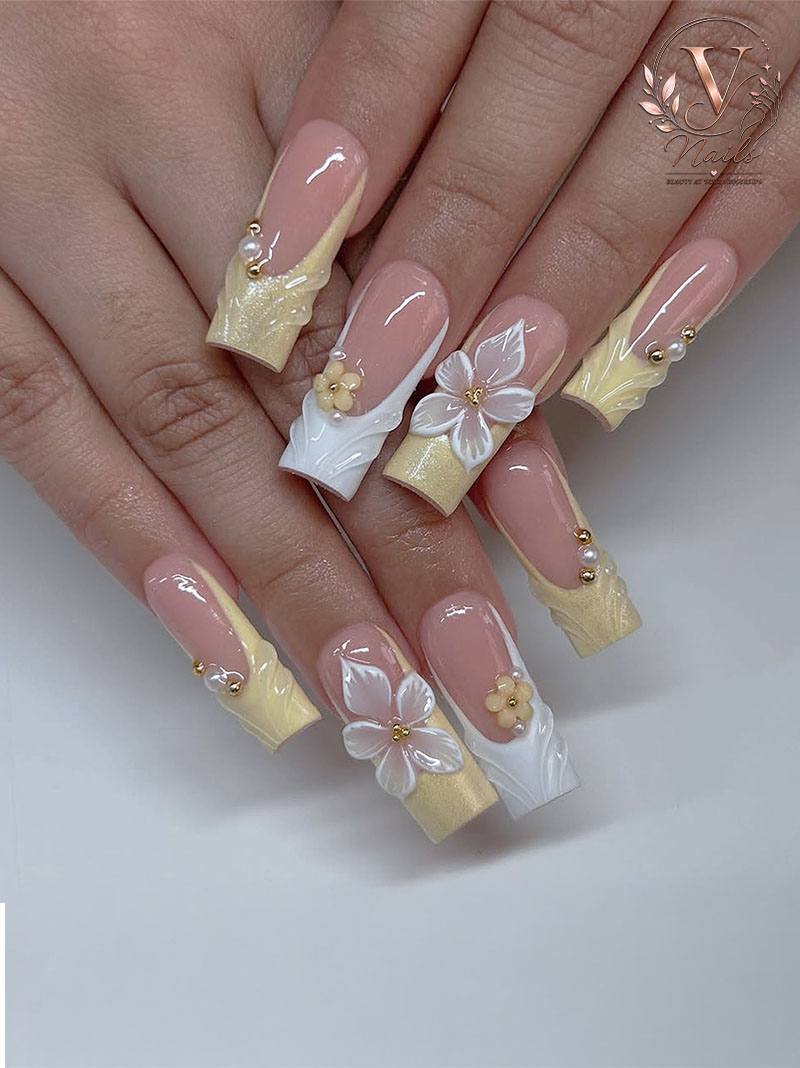 V Nails Spa
