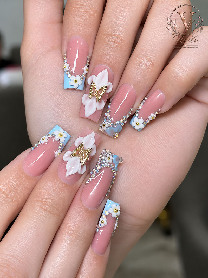V Nails Spa